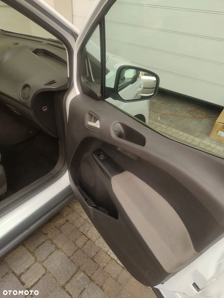 Ford Tourneo Courier 1.0 EcoBoost Trend - 17