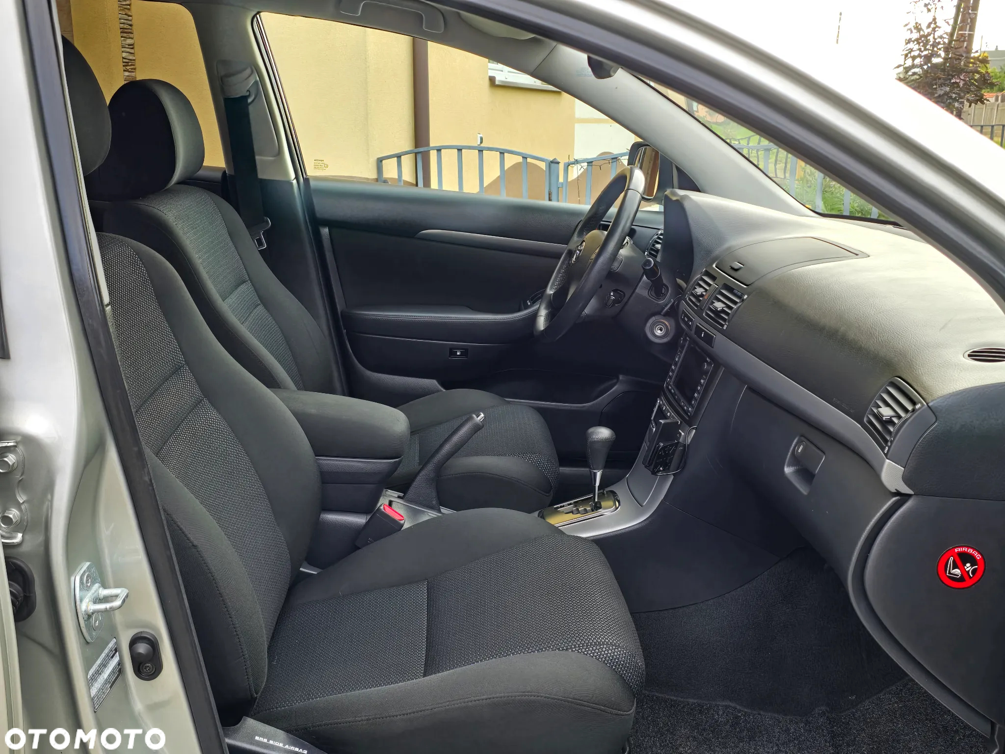 Toyota Avensis 2.0 VVT-i Automatik Executive - 27