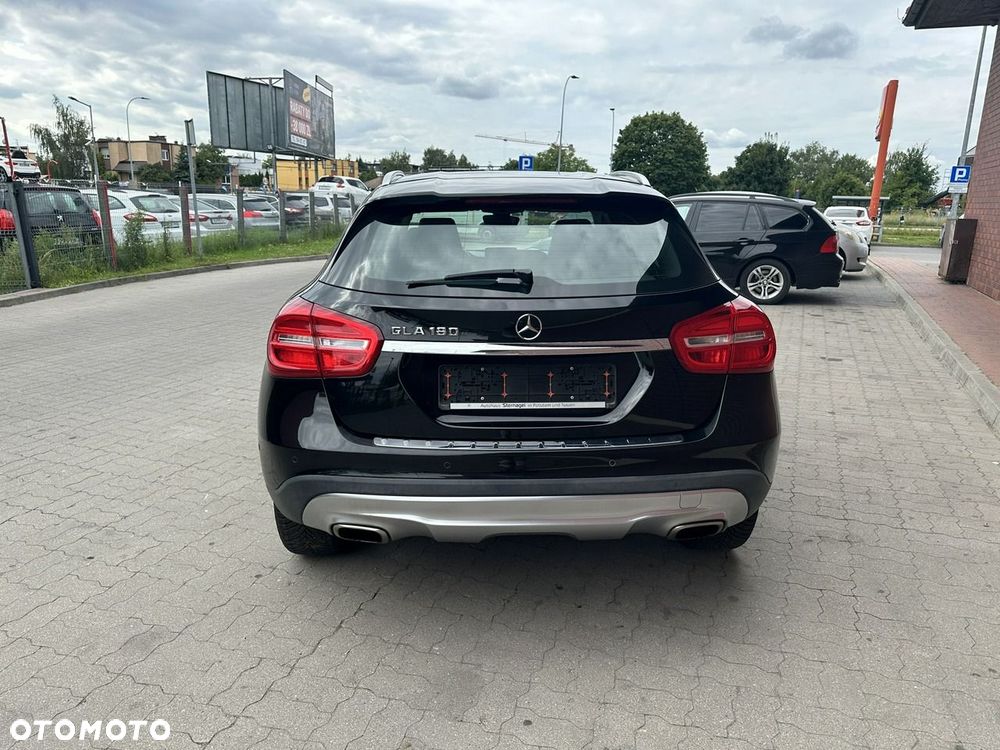 Mercedes-Benz GLA - 5