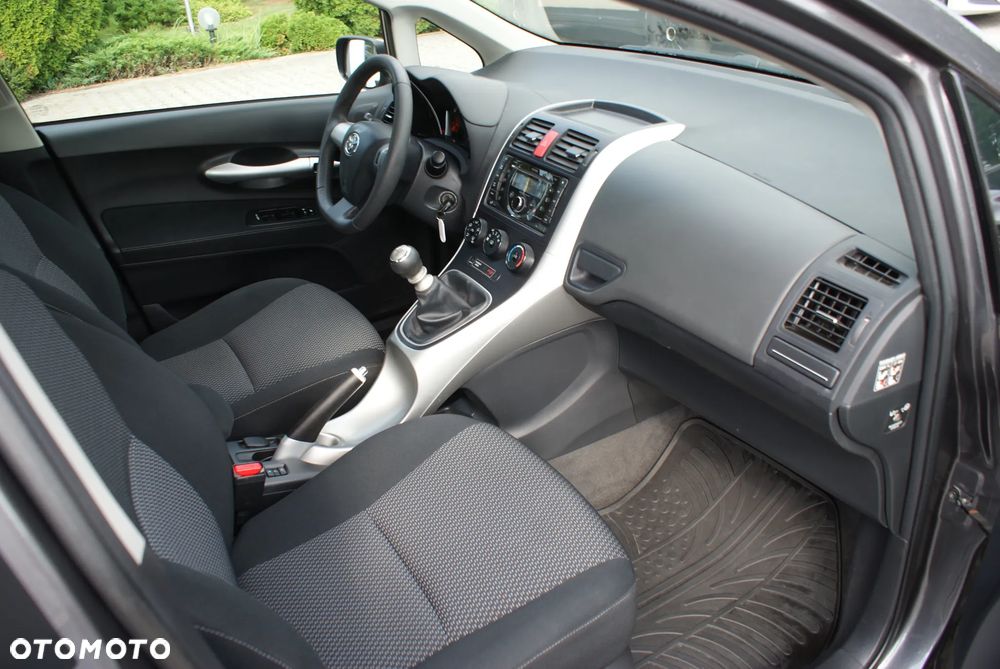 Toyota Auris - 15