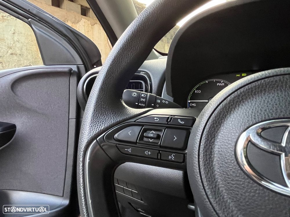 Toyota Yaris 1.5 HDF Comfort Plus - 31