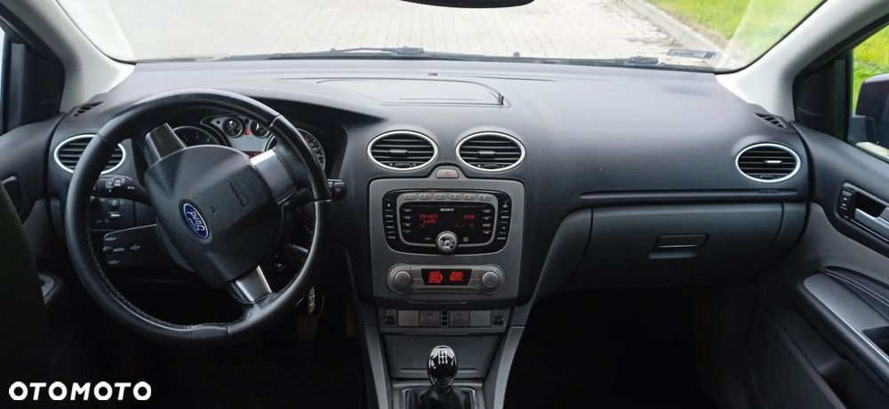 Ford Focus 1.8 FF Ghia - 9