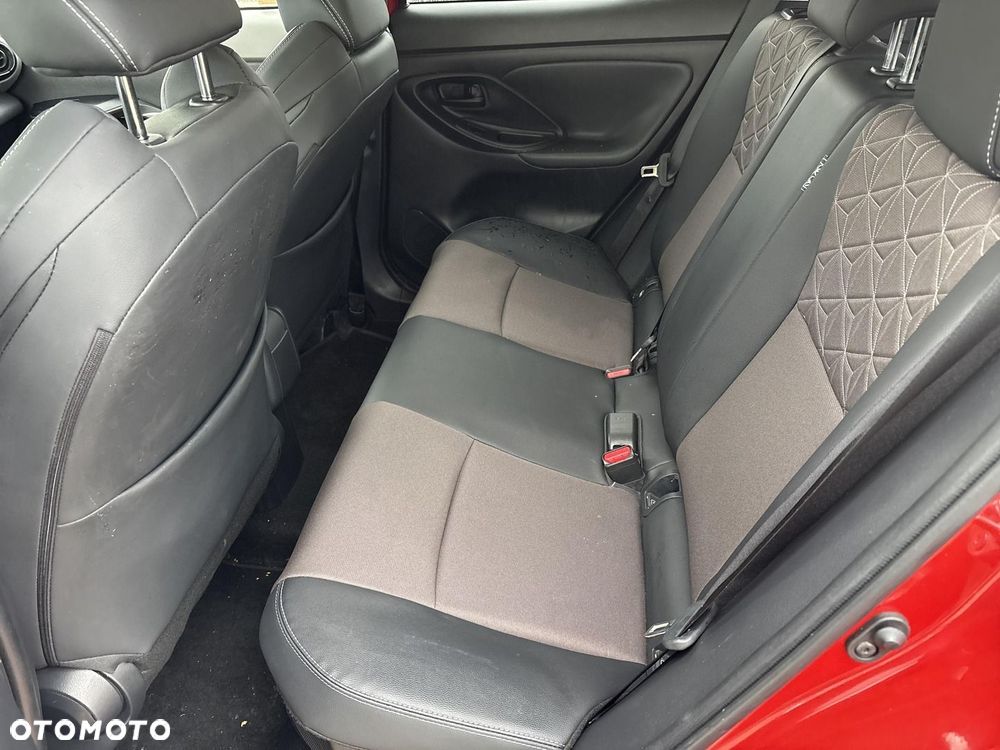 Toyota Yaris Cross Hybrid 1.5 Executive - 12