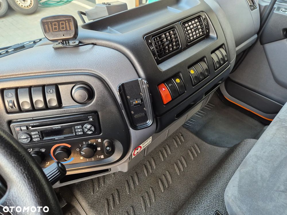 DAF LF - 28