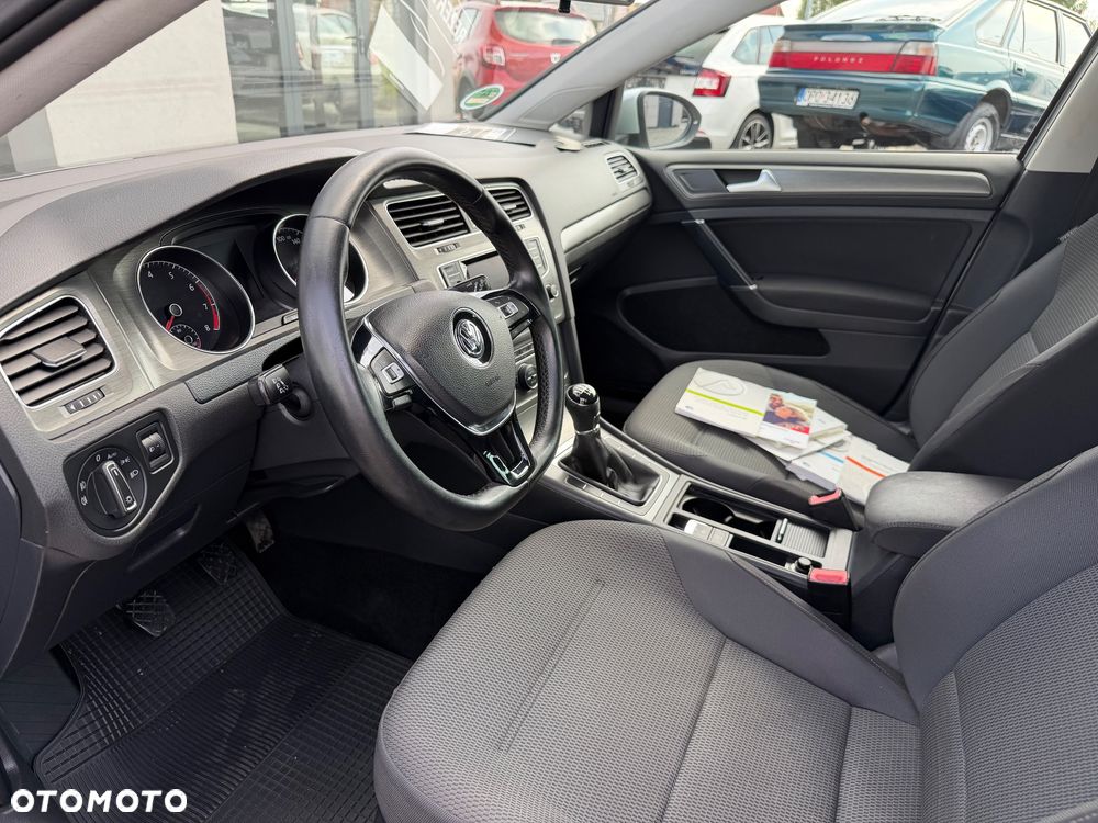 Volkswagen Golf - 12