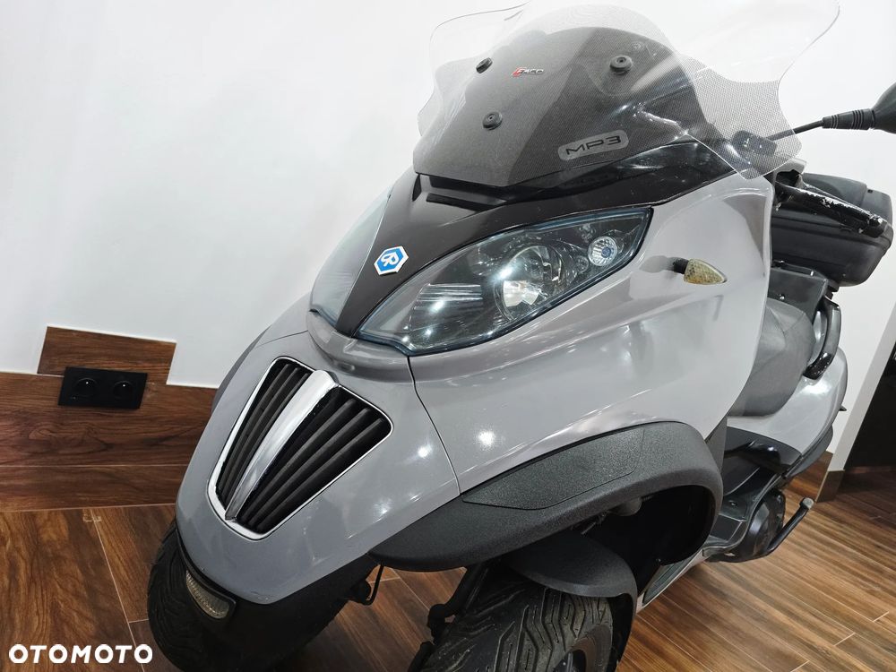 Piaggio MP-3 - 5