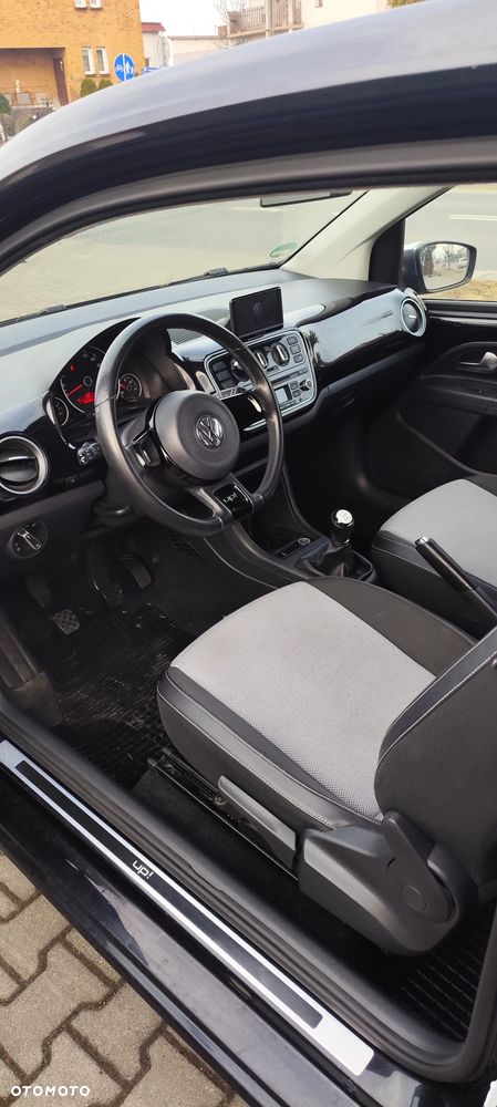 Volkswagen up! black - 16