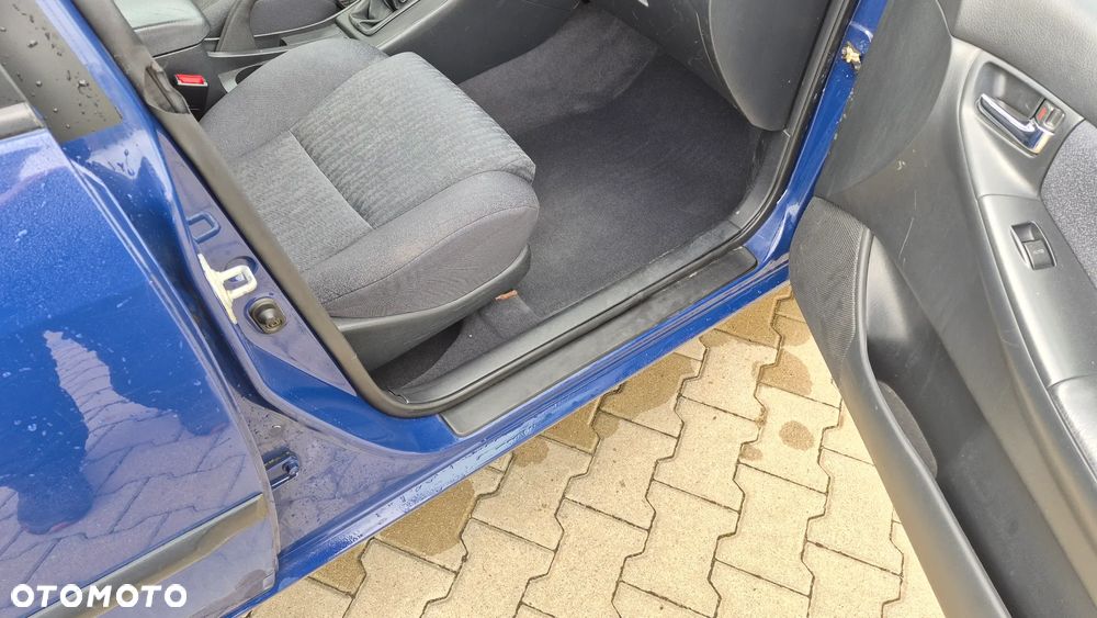 Toyota Corolla - 12