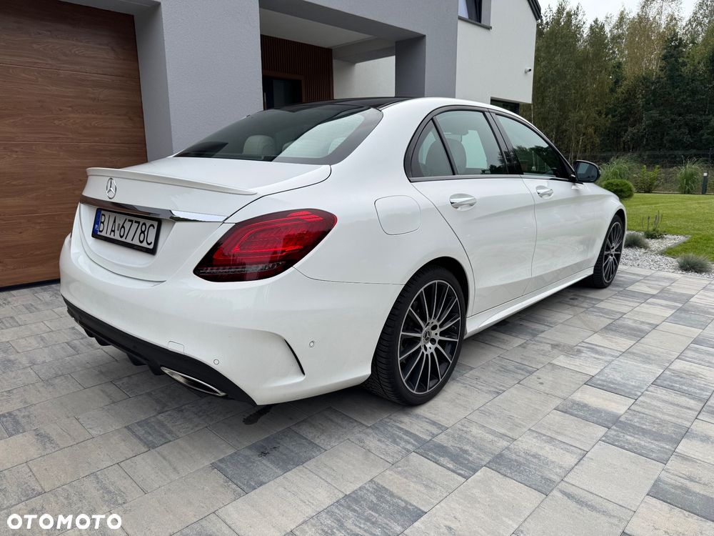 Mercedes-Benz Klasa C 300 4Matic 9G-TRONIC AMG Line - 1