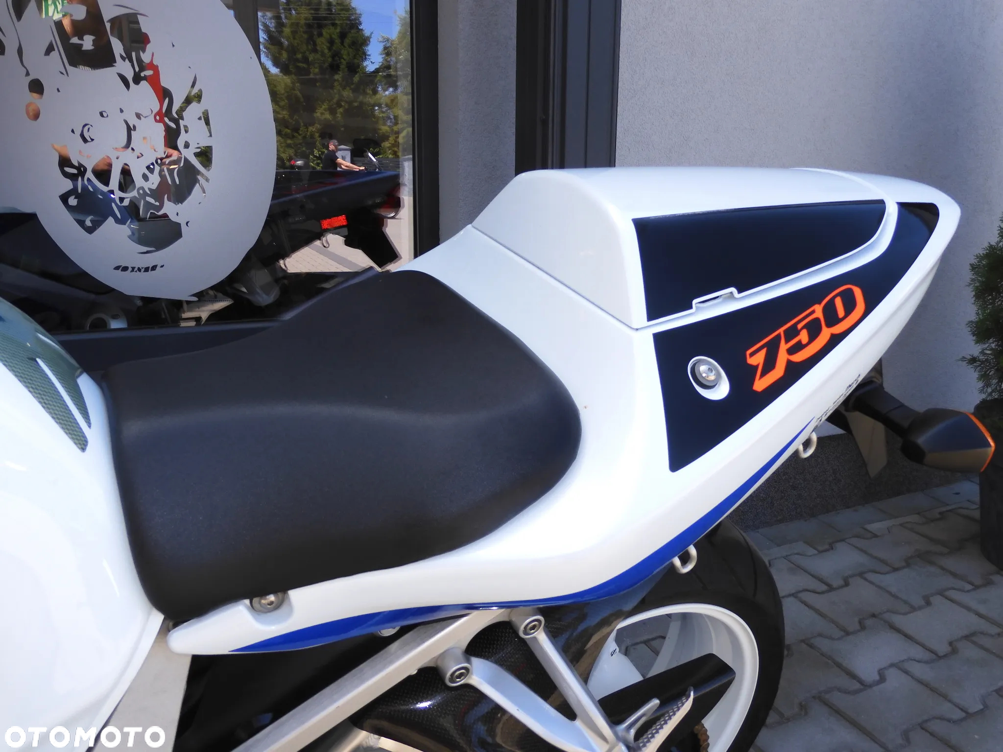 Suzuki GSX-R - 25