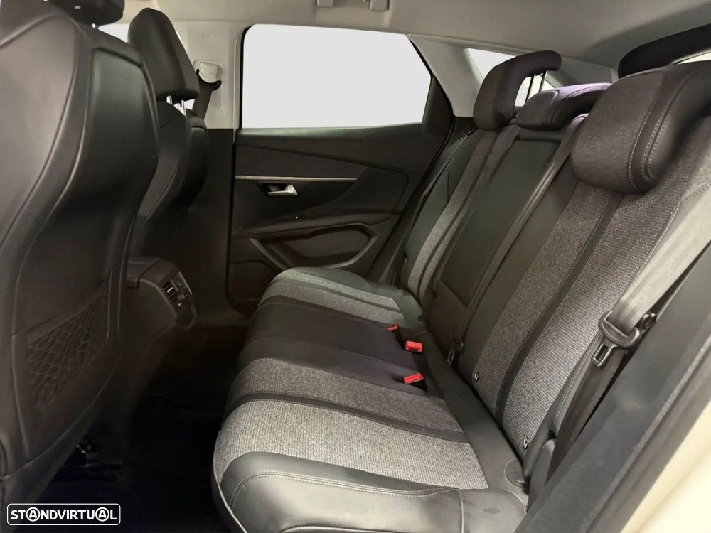 Peugeot 3008 1.2 PureTech Allure EAT6 - 11