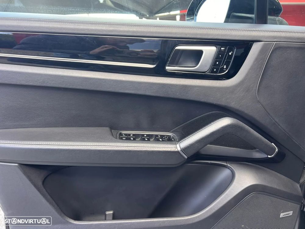 Porsche Cayenne E-Hybrid Tiptronic S - 8