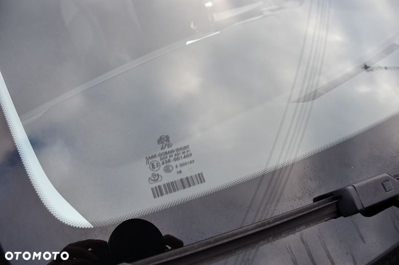 Peugeot 2008 BlueHDi 100 STOP & START Style - 36