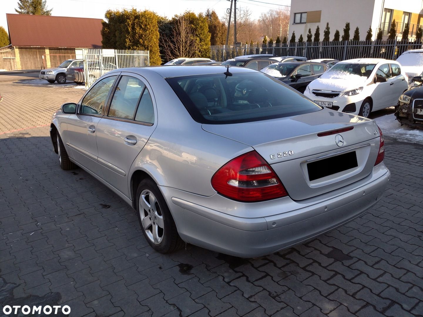 MERCEDES E-KLASA W211 DRZWI TYŁ LEWE SEDAN C744 - 1