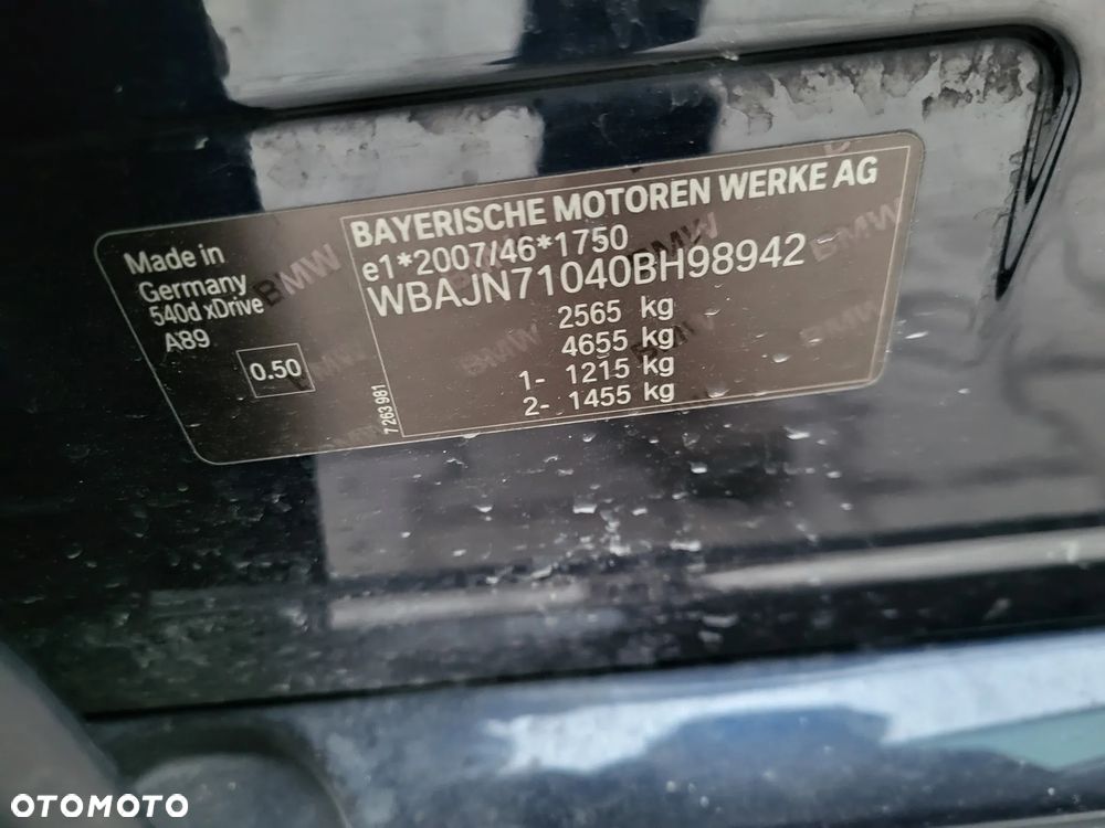 BMW Seria 5 540d xDrive Sport Line - 27