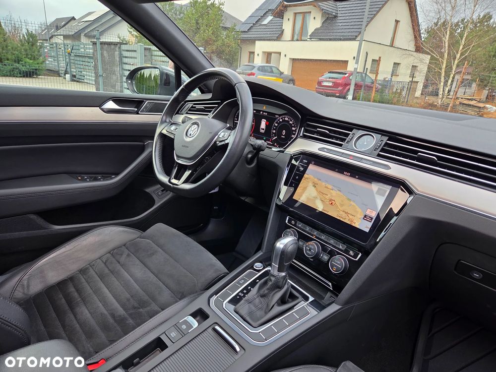 Volkswagen Passat Variant 2.0 TDI SCR DSG Highline - 19