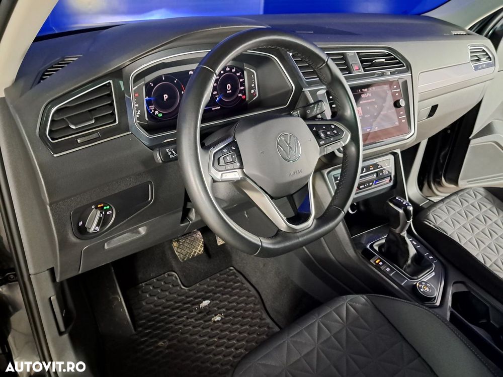 Volkswagen Tiguan - 11