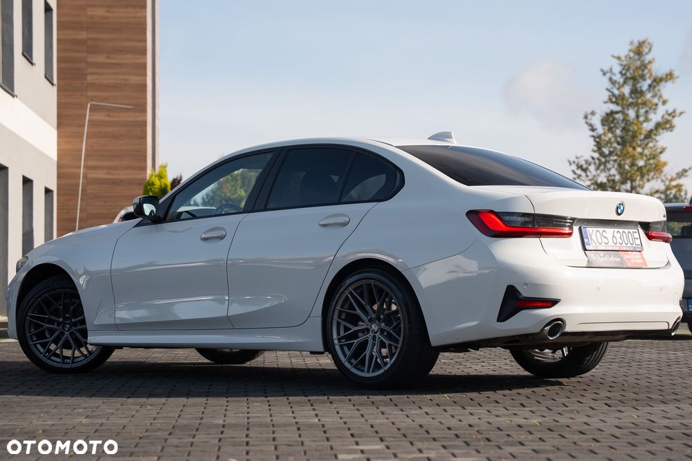 BMW Seria 3 318i Sport Line - 14