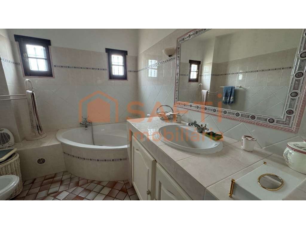 Charmosa casa com grande terreno em Paderne, Algarve - Grande imagem: 4/9