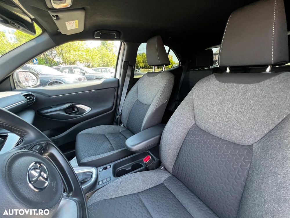 Toyota Yaris Cross - 12
