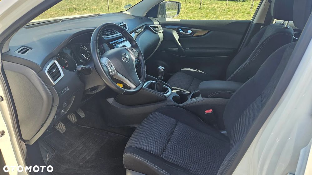 Nissan Qashqai 1.2 DIG-T N-Connecta EU6 - 9