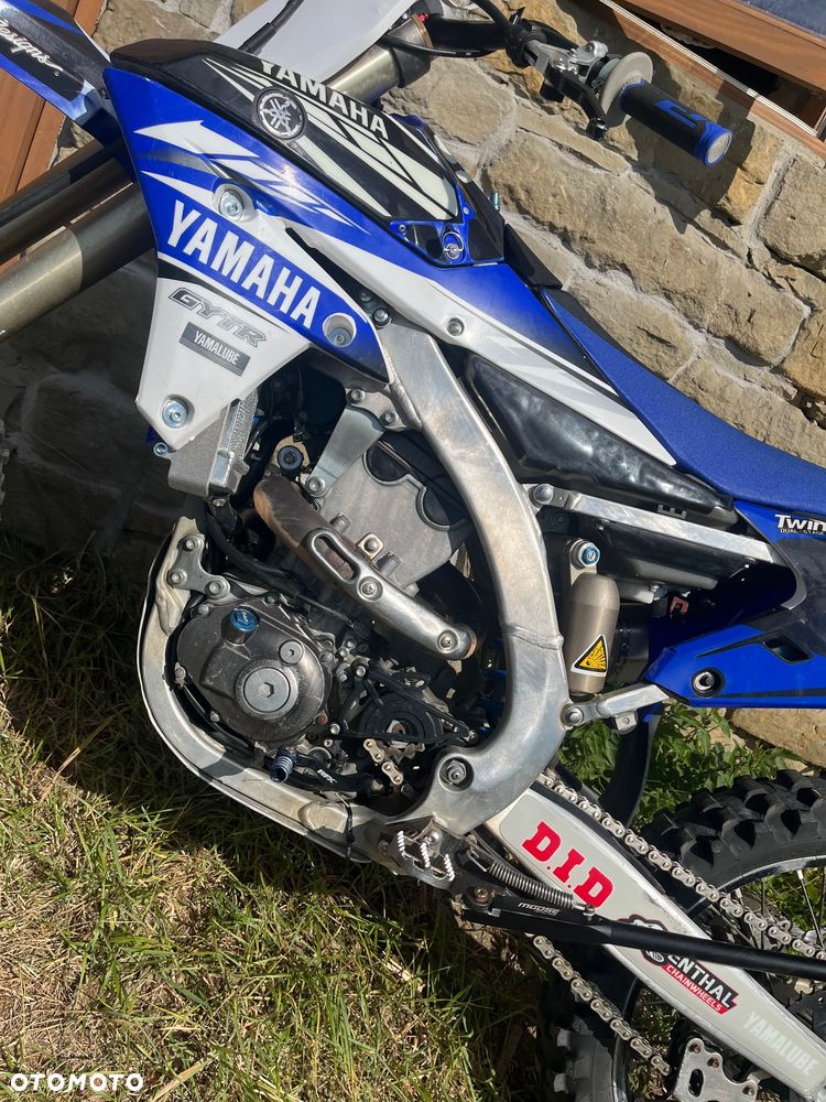 Yamaha YZF - 19