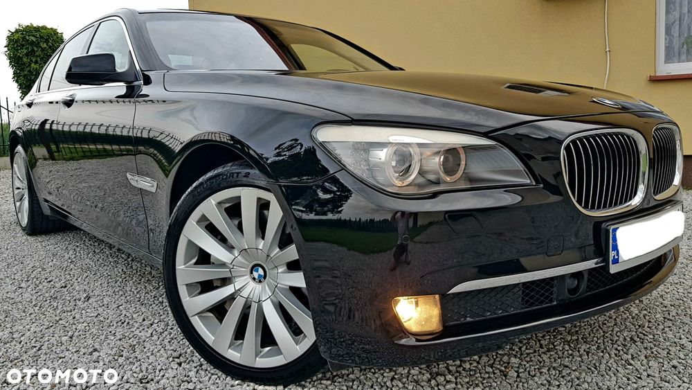 BMW Seria 7 750i - 1