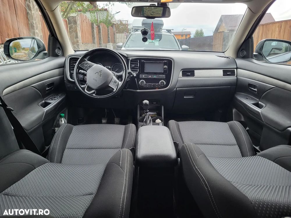 Mitsubishi Outlander 2.2 DI-D M/T AS&G Intense S95 - 4