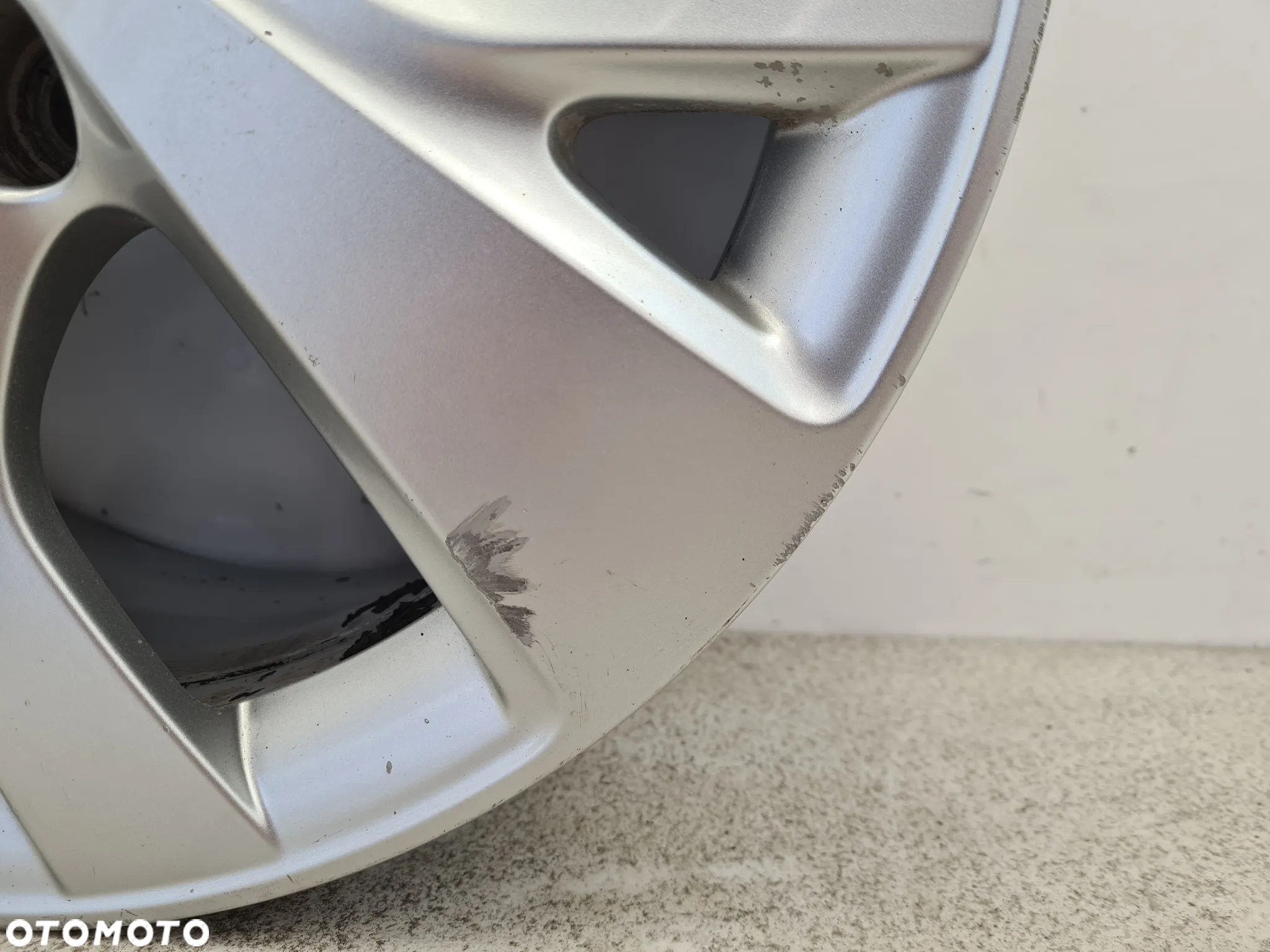 citroen c4 picasso ii felga aluminiowa 16 9677089777 - 3