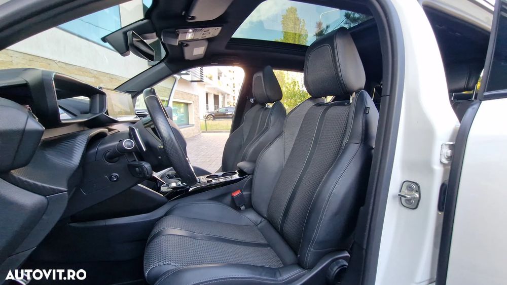Peugeot 2008 PureTech 130 EAT8 GT Exclusive - 4