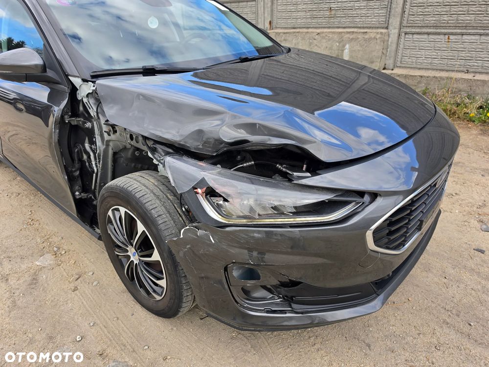 Ford Focus SW 1.0 EcoBoost S&S COOL&CONNECT - 25
