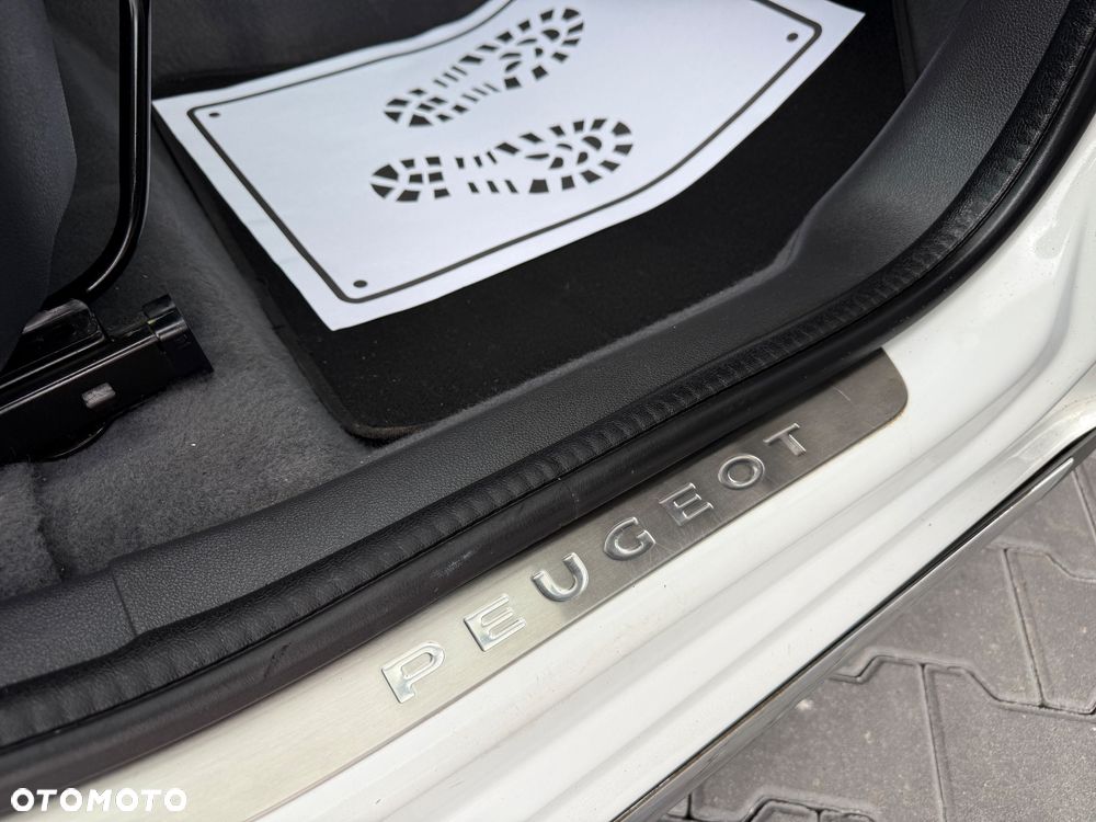 Peugeot 3008 PureTech 130 Stop & Start GPF Allure Business-Paket - 28