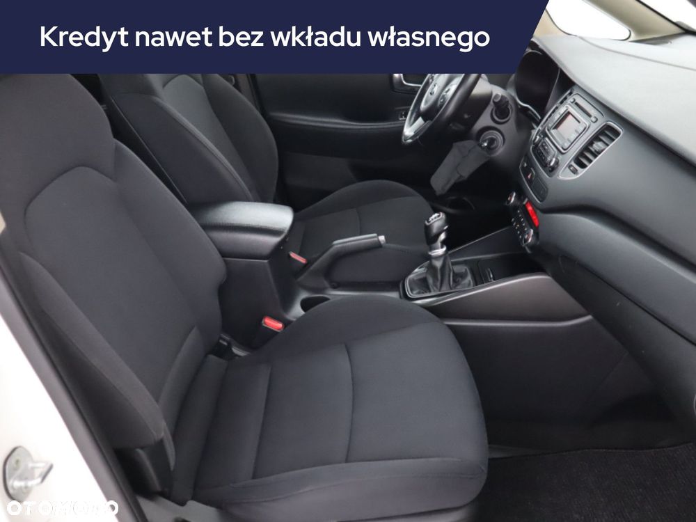 Kia Carens - 11