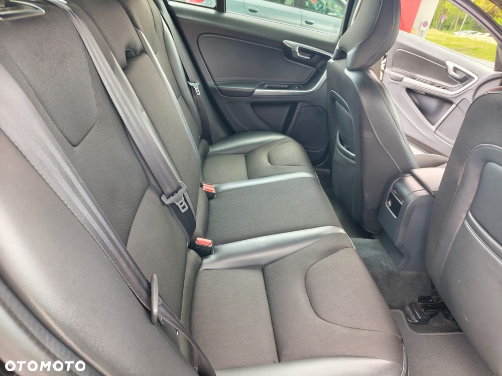 Volvo V60 D3 Drive-E Dynamic Edition (Momentum) - 25