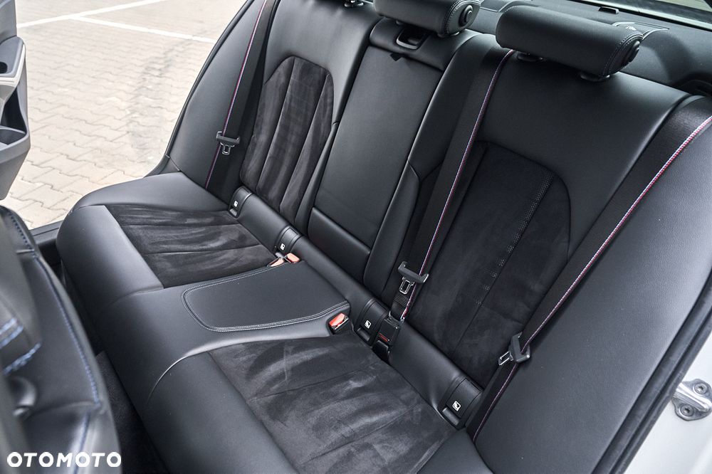BMW Seria 3 320d xDrive M Sport - 25