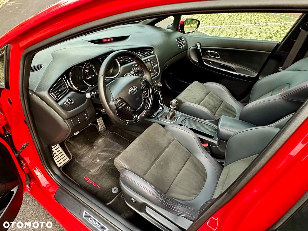 Kia Ceed 1.6 T-GDI GT L - 6