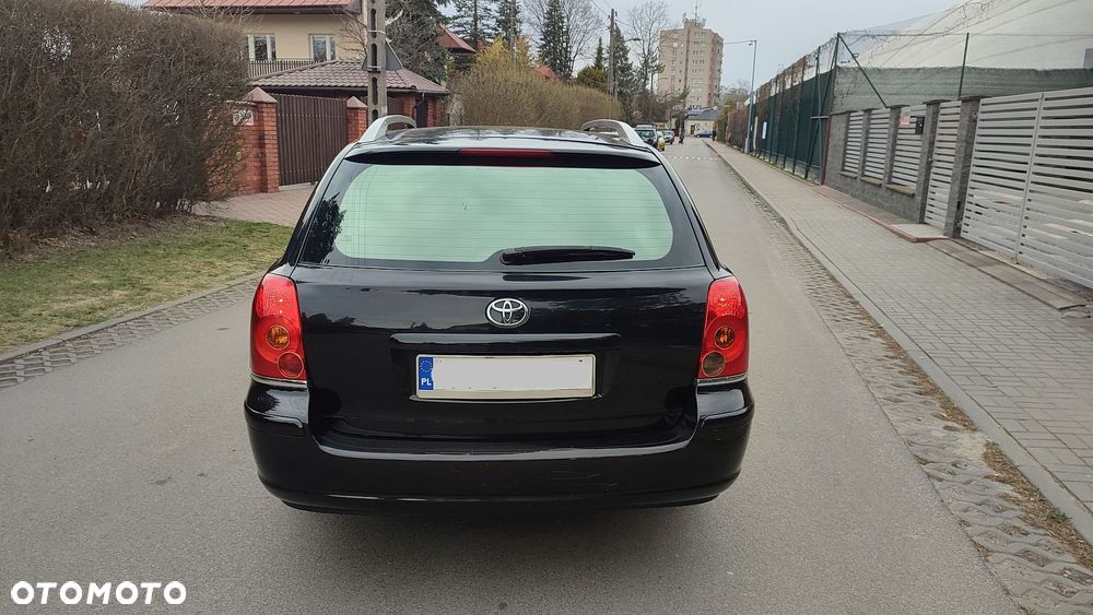 Toyota Avensis 1.8 VVT-i Executive - 26