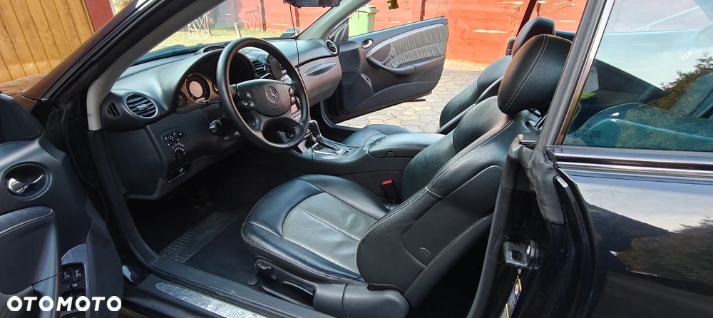 Mercedes-Benz CLK - 16