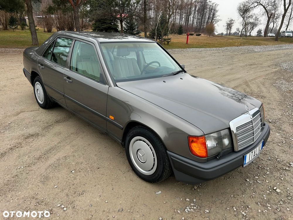 Mercedes-Benz W124 (1984-1993) - 1