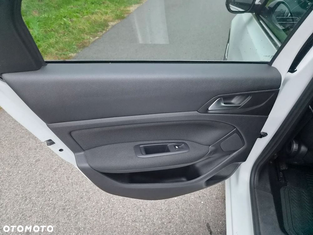 Peugeot 308 2015