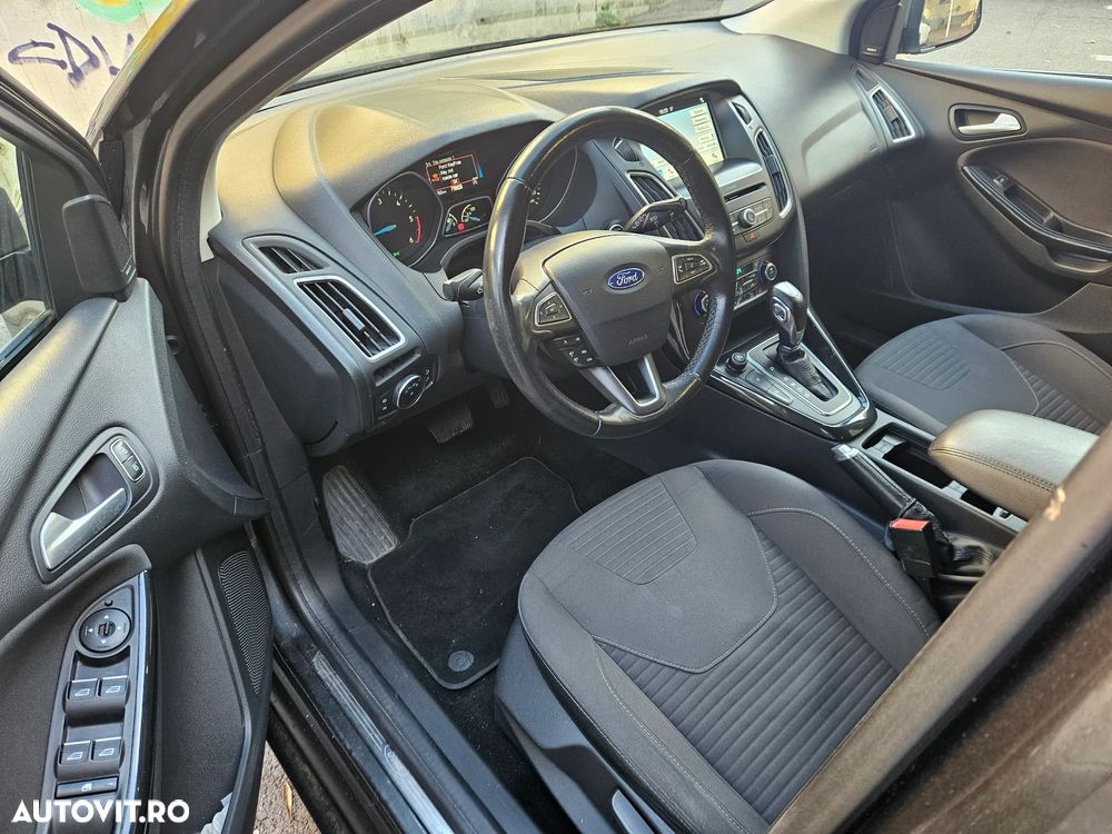 Ford Focus 1.5 TDCi Powershift Titanium - 8