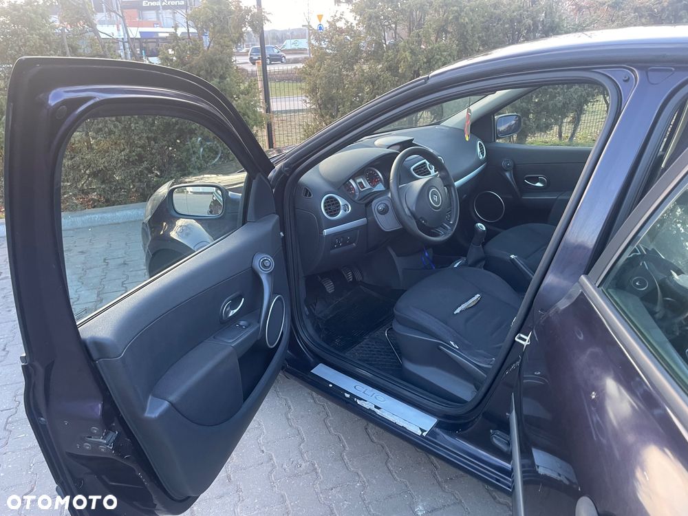 Renault Clio - 6