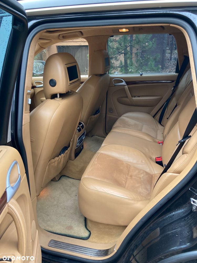 Porsche Cayenne - 10
