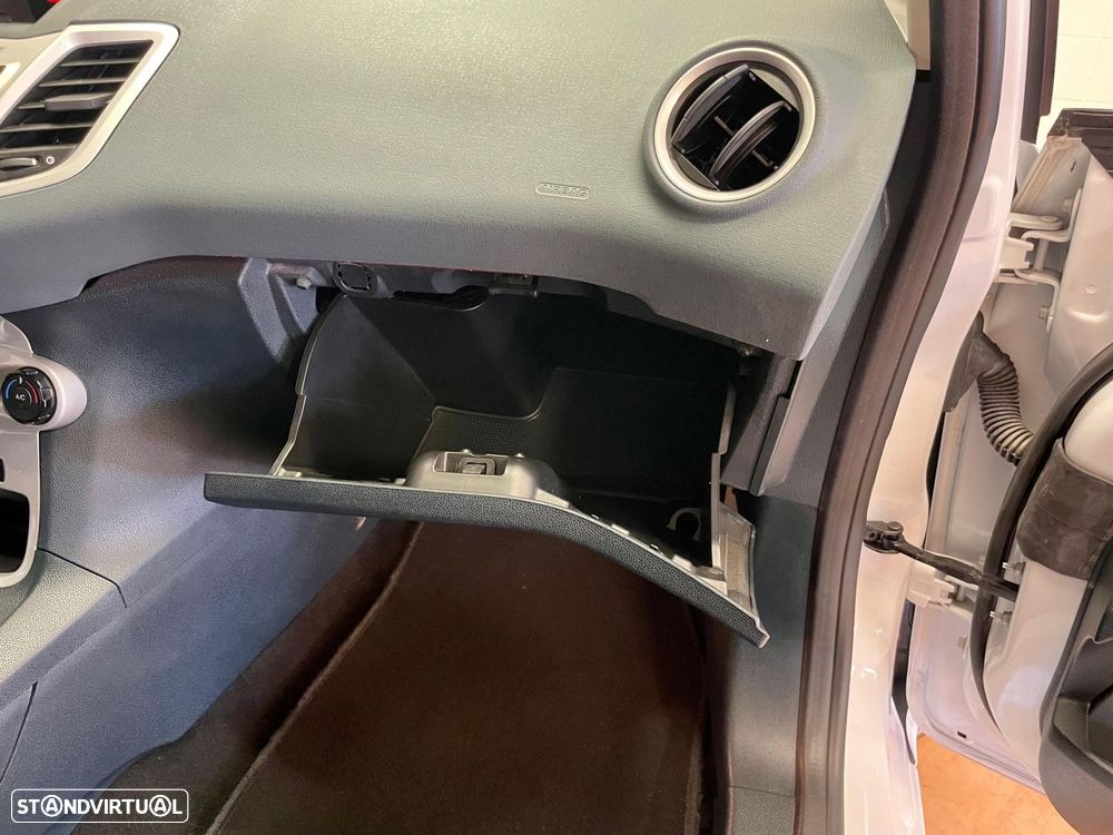 Ford Fiesta 1.4 Titanium Aut. - 37