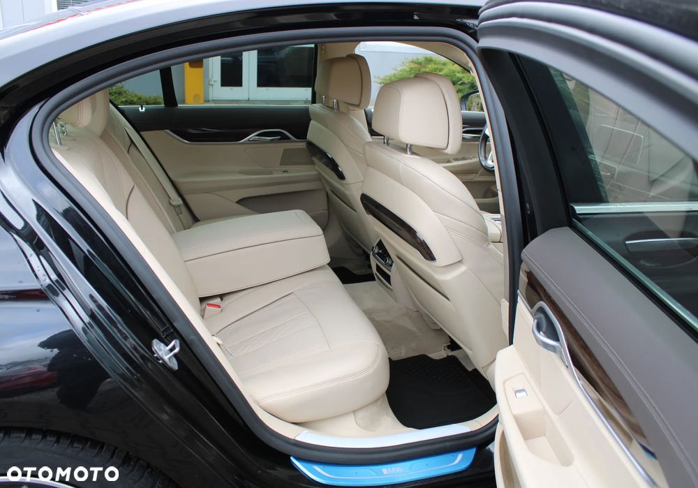 BMW Seria 7 740d xDrive - 16