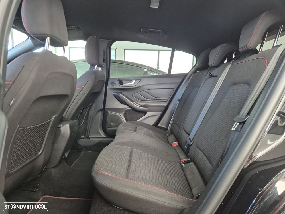 Ford Focus 1.0 EcoBoost MHEV ST-Line - 12
