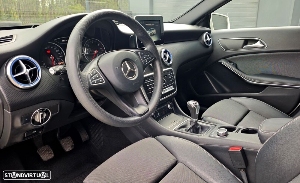 Mercedes-Benz A 180 d Urban - 12