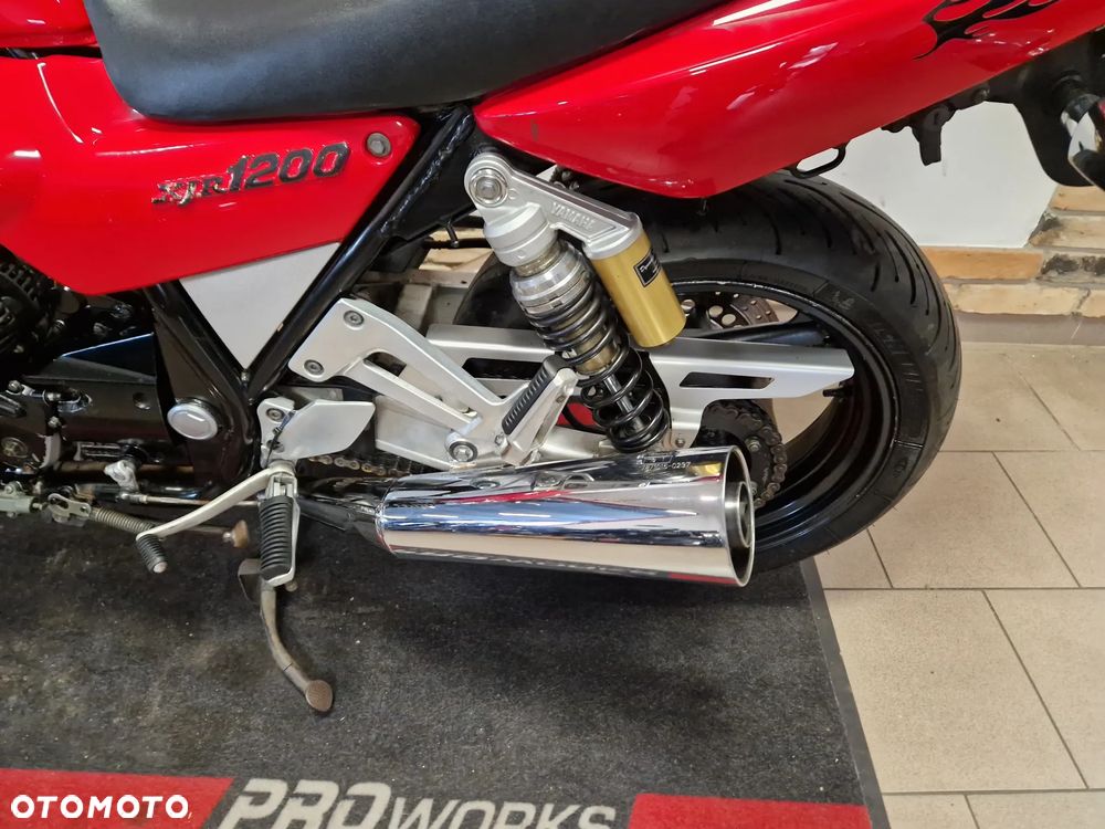 Yamaha XJR - 19