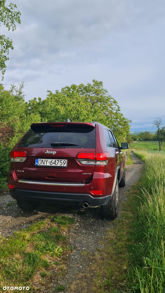 Jeep Grand Cherokee - 24