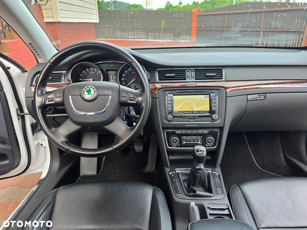 Skoda Superb 2.0 TDI Exclusive - 24